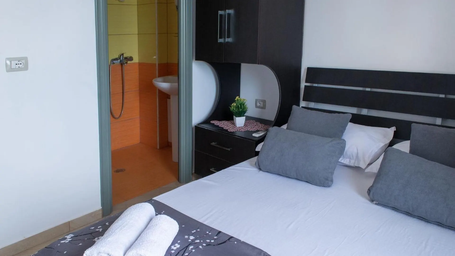 Vlora Sea Side Apartment  Vlore
